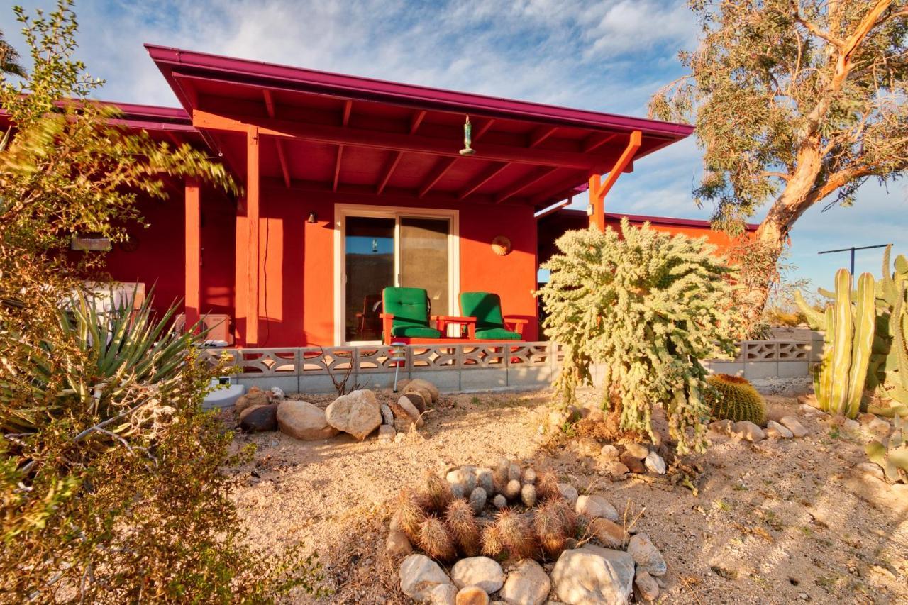 Chuck'S Cabin In A Joshua Tree Community Twentynine Palms Kültér fotó